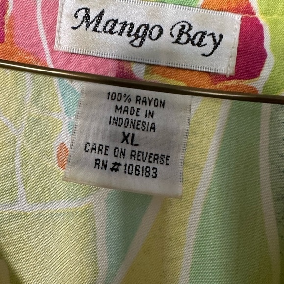 Mango Bay Tunic Novelty Butterflies with Sequins V-Neck w/ Small Side Slit Sz XL - Picture 4 of 9